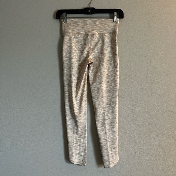 ❌LAST CHANCE❌ Nike Kids Girl's Dri-FIT One Training Legging heathered Beige - Picture 4 of 6